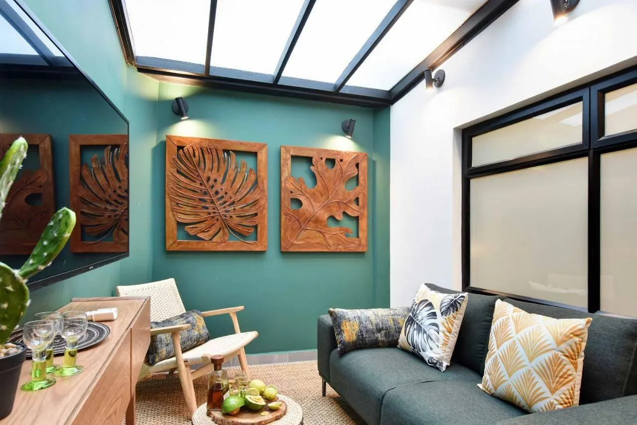 Apartment Evergreen Suites By Lifeafar Medellin Colombia